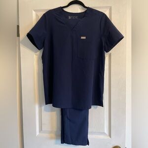 FIGS Scrubs Navy Set - Women’s Medium